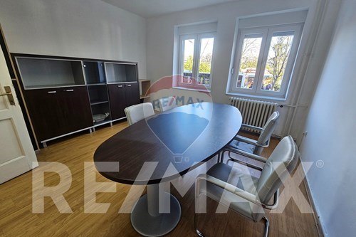 ให้เช่า/เซ้ง-สำนักงาน-Kninska  -  Banja Luka, Bosna i Hercegovina-820031051-651