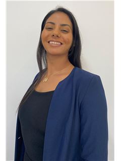 Manuela Souza - RE/MAX CAPITAL PROPERTIES