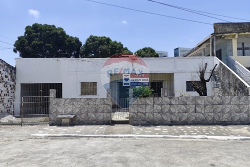 Venda-Casa-Rua Comandante Antônio Manhães de Matos , 413  - compesa  - Cabanga , Recife , Pernambuco , 50090430-850251045-38