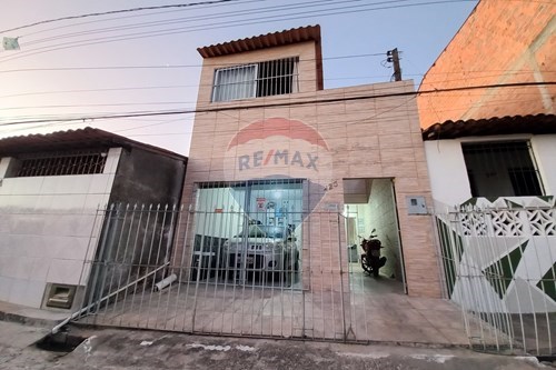 Venda-Casa-TRAVESSA SÃO VICENTE, LOT 74 QD, 410,  N. 423 , 423  - Ginásio Monte Sinai na pista 