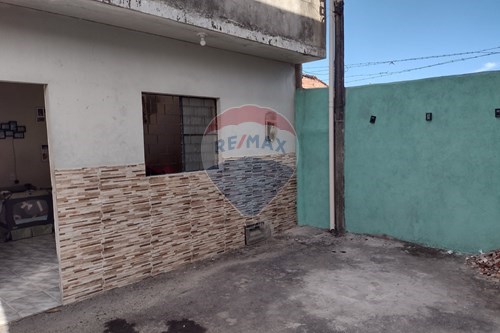 Venda-Casa-Rua São Luís , 6  - Próximo ao terminal de ônibus  - Barro Duro , Maceió , Alagoas , 57045770-850711012-17