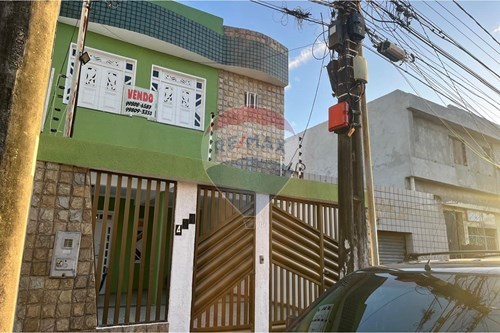 Venda-Casa-Rua Dom Quirino , 431  - Santo Antônio , Aracaju , Sergipe , 49020000-850581003-28