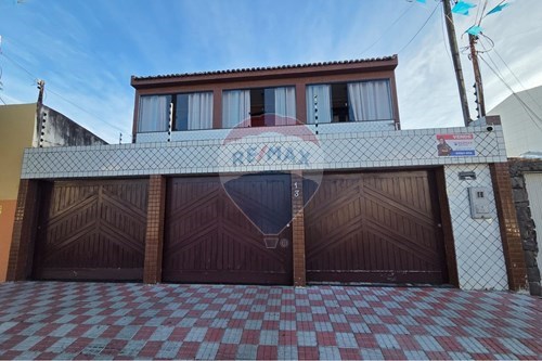 Venda-Casa-Rua Alziro zarur , 00  - Farolândia , Aracaju , Sergipe , 49030060-850581211-27