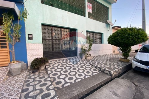 Venda-Casa-Rua Antônio Carvalho de Vasconcelos , 218  - Ponta Grossa , Maceió , Alagoas , 57014511-850271159-2