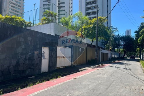 Venda-Casa-Rua Dr. Joaquim dos Santos Souto , 110  - Uma das Ruas laterais do Sport Clube do Recife  - Ilha do Retiro , Recife , Pernambuco , 50750550-850471068-46