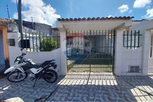 Venda-Casa-Av. Manoel Afonso de Melo, Santa Lucia, , 236-A  - Próximo do Solpalst  - Santa Lúcia , Maceió , Alagoas , 57082-095-850271180-22