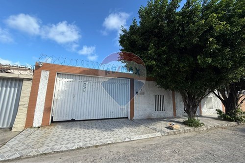 Venda-Casa-Rua Inácio Gracindo , 70  - PERTO DA ESCOLA  - Poço , Maceió , Alagoas , 57025840-850271162-67