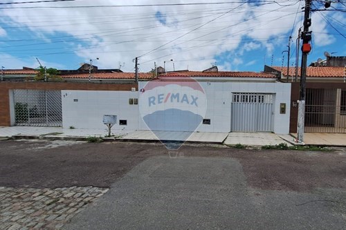 Venda-Casa-Rua Glaucia Ramalho , 84  - perto do Colégio Celebridades  - Aeroporto , Aracaju , Sergipe , 49037864-850581010-10