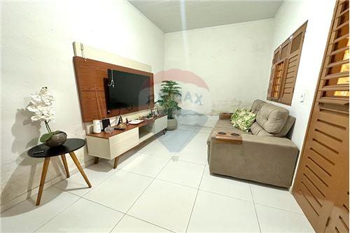 Venda-Casa-Rua Ubirajara , 36 -  - Próximo ao Estádio Rei Pelé -  - Trapiche da Barra , Maceió , Alagoas , 57010-390-850141015-8