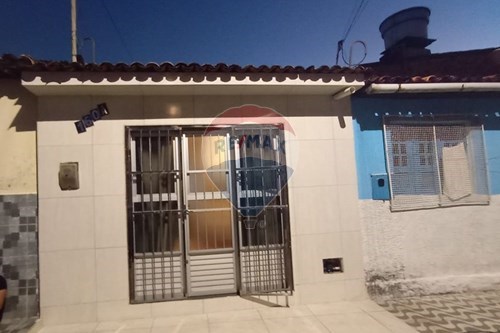 Venda-Casa-Rua São Bento , 160  - Rua da farmácia do Bira  - Jacintinho , Maceió , Alagoas , 57040150-850271228-13