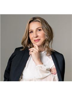 Adriana Vilella Machado Fartes - RE/MAX SOBERANA
