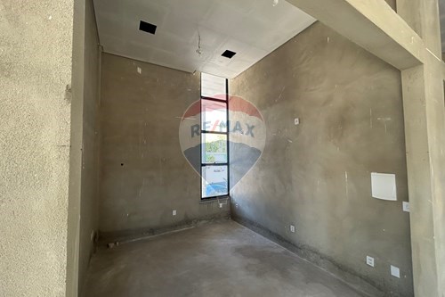 Venda-Ponto Comercial/ Loja-Rua Benvindo de Paula , 495  - Entrada principal de Lima Duarte  - Centro , Lima Duarte , Minas Gerais , 36140000-860321053-1