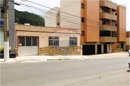 Venda-Casa-Monsenhor Gustavo Freire , 540  - São Mateus , Juiz de Fora , Minas Gerais , 36016470-860281008-29