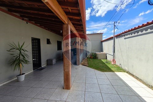 Venda-Casa-Rua Joel Vitor da Silva , 20  - Orla do Rio Capivari/Rio Grande  - Centro , Ijaci , Minas Gerais , 37218000-860471037-24