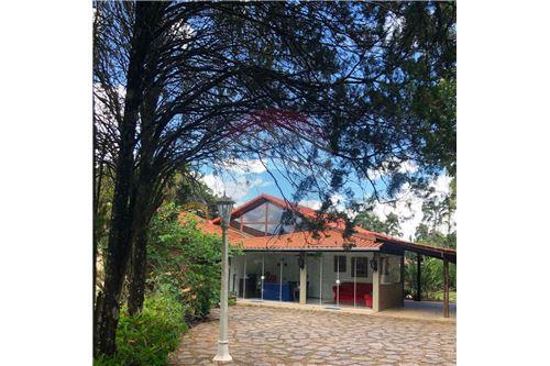 Venda-Casa-Rua Doutor Ormindo Maia , 351  - Próximo do Centro de Treinamento Zico.  - Bosque do Imperador , Juiz de Fora , Minas Gerais , 36037640-860491001-33