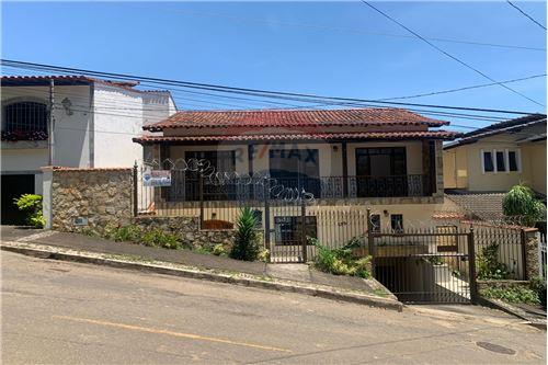 Venda-Casa-Rua Luís Antônio Tomás , 133  - -  - Cidade Jardim , Juiz de Fora , Minas Gerais , 36026-590-860211003-30