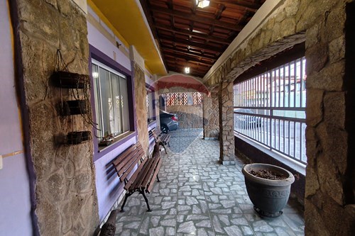 Venda-Casa-Rua Benjamin Hunnicutt , 296  - Proximo a igreja Nossa senhora de Fátima  - Nova Lavras , Lavras , Minas Gerais , 37202544-860471037-20