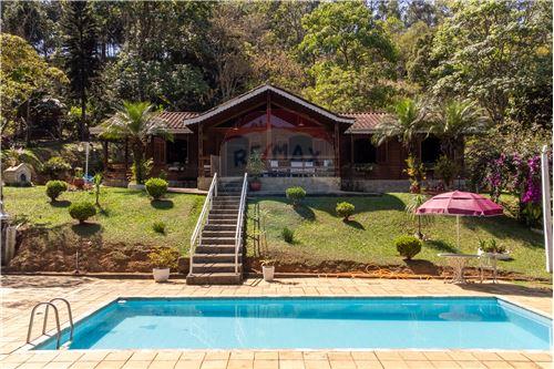 For Sale-Farm-Rua Pedro Ribeiro Pereira , 983  - Granja dos Sonhos  - Barreira do Triunfo , Juiz de Fora , Minas Gerais , 36092-392-860281038-212