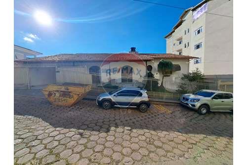 Venda-Casa-Rua Raimundo Alves Torres , 150  - Cachoeira de Santa Cruz , Viçosa , Minas Gerais , 36570230-860481006-25