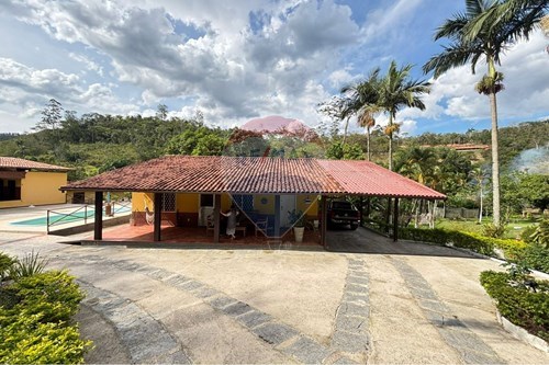 Venda-Chácara / Sítio / Fazenda-Rua Domingos Hungaro , casa 8  - 150 m do Trevo da Loira  - Salvaterra , Juiz de Fora , Minas Gerais , 36033-550-860301013-383