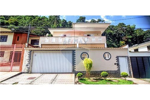 Venda-Casa-Av. Dr. Moacir Siqueira , 651  - Bosque dos Pinheiros , Juiz de Fora , Minas Gerais , 36062010-860211023-69