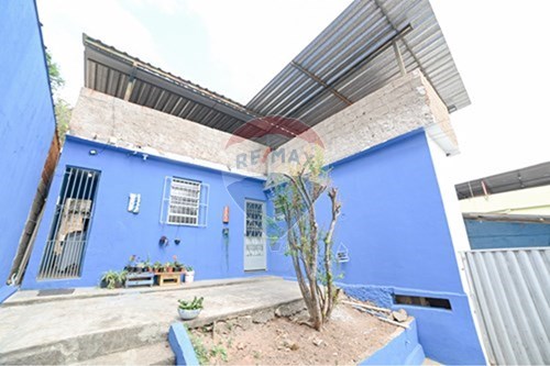 Venda-Casa-Rua Humberto Berzoini , 357  - Santa Luzia , Juiz de Fora , Minas Gerais , 36031060-860211029-53