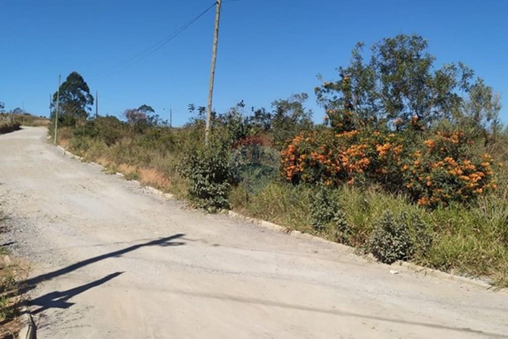 Жилищен - Поземлен имот - Barbacena , Minas Gerais - BR - WhatsApp Image 2025-07-23 at 09.58.12(3).jpeg - 860391003-39