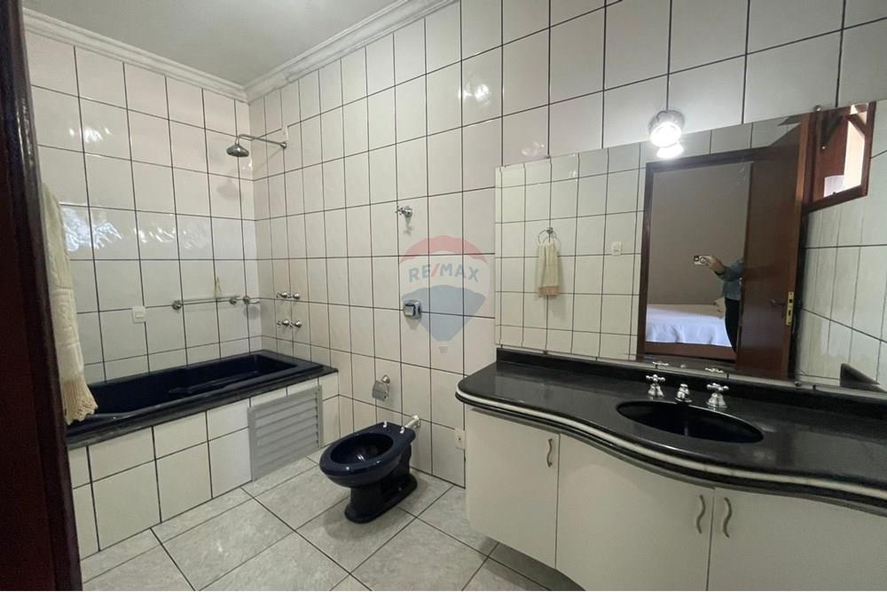 Casa - Venda - Conselheiro Lafaiete , Minas Gerais - WhatsApp Image 2025-05-22 at 13.48.03 (1).jpeg - 860421029-7