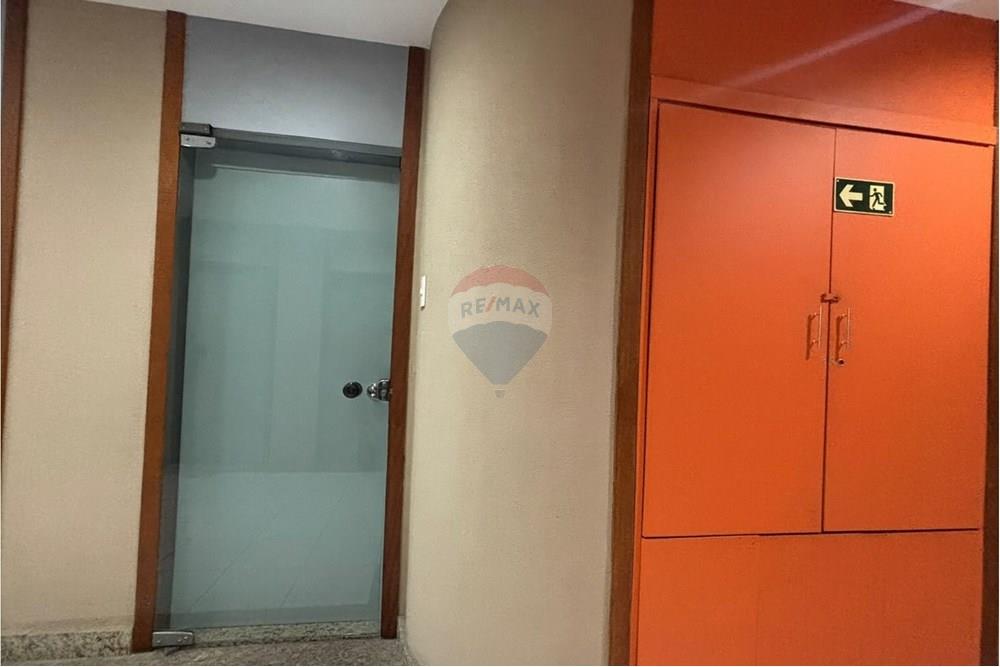 Cj. Comercial/ Sala - Alugar - Juiz de Fora , Minas Gerais - Porta.jpg - Corredor - 860431074-14