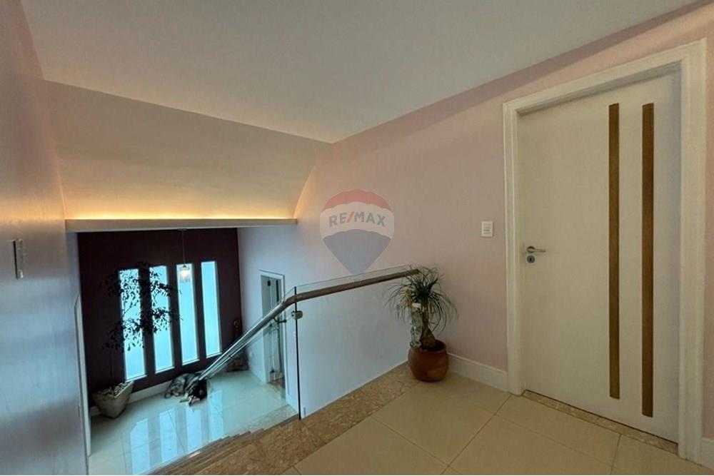 Casa - Alugar - Juiz de Fora , Minas Gerais - WhatsApp Image 2025-11-21 at 09.20.48 (1).jpeg - Corredor - 860431060-69