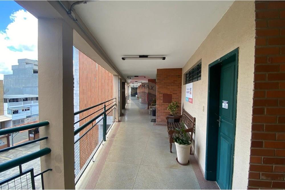 Ponto Comercial/ Loja - Alugar - Juiz de Fora , Minas Gerais - IMG-20251209-WA0035.jpg - Corredor - 860431071-12