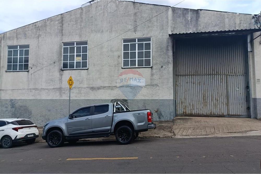 Galpão - Alugar - Juiz de Fora , Minas Gerais - dee1b58a-76c6-47ce-8983-f4024f957202.JPG - Fachada - 860431023-510