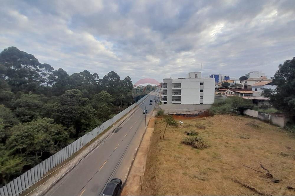 באזור מגורים - דירה - Juiz de Fora , Minas Gerais - BR - WhatsApp Image 2025-06-07 at 22.44.23(1).jpeg - אכסדרה - 860381043-77