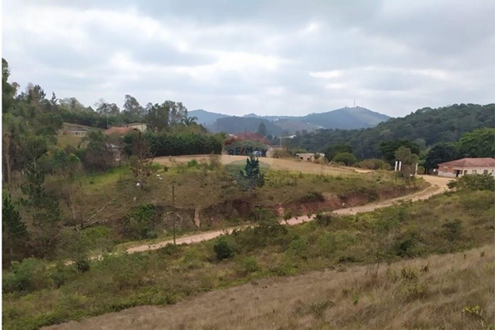 Жилищен - Поземлен имот - Barbacena , Minas Gerais - BR - WhatsApp Image 2025-07-24 at 17.12.02(2).jpeg - 860391003-39