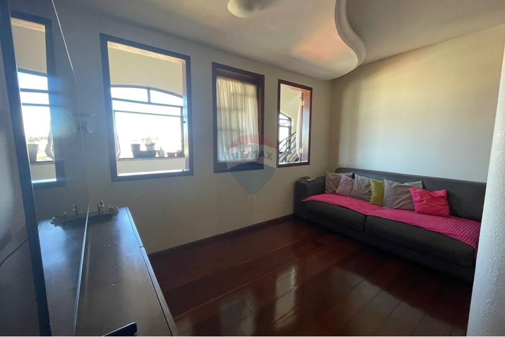 Casa - Venda - Conselheiro Lafaiete , Minas Gerais - WhatsApp Image 2025-05-22 at 13.48.06.jpeg - 860421029-7