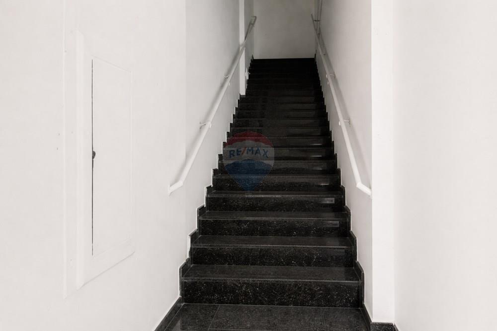 Loja - Alugar - Juiz de Fora , Minas Gerais - escada_final.jpg - Sala - 860431075-49