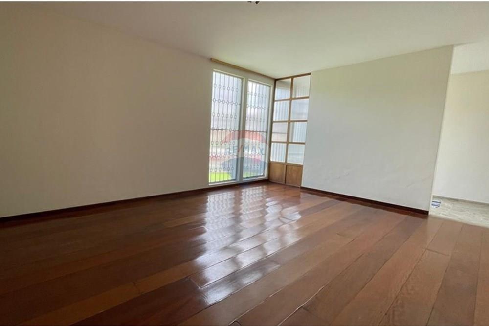 Casa - Venda - Juiz de Fora , Minas Gerais - WhatsApp Image 2025-12-13 at 12.06.26 (1).jpeg - Sala - 860381054-11