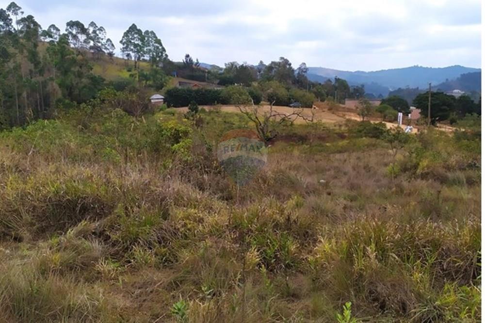 Жилищен - Поземлен имот - Barbacena , Minas Gerais - BR - WhatsApp Image 2025-07-24 at 17.12.03(6).jpeg - 860391003-39