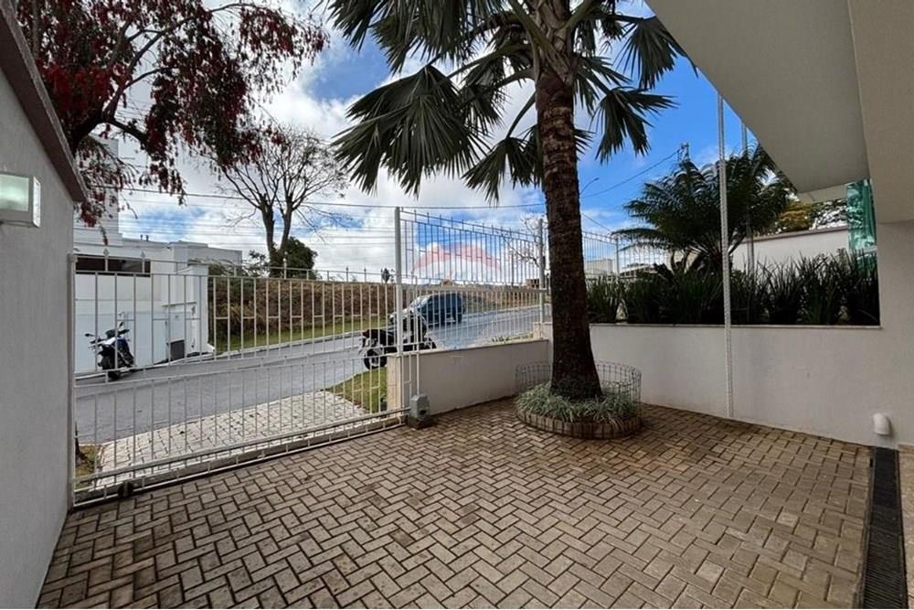 Casa - Alugar - Juiz de Fora , Minas Gerais - WhatsApp Image 2025-11-21 at 09.20.47 (1).jpeg - Garagem - 860431060-69