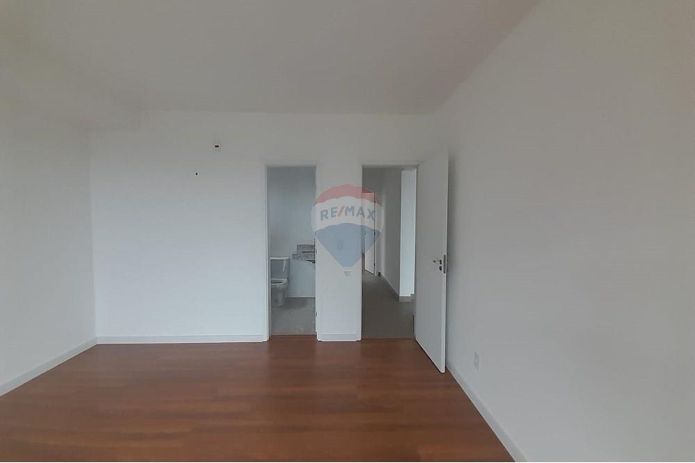 באזור מגורים - דירה - Juiz de Fora , Minas Gerais - BR - WhatsApp Image 2025-06-07 at 22.44.25.jpeg - Ensuite - 860381043-77