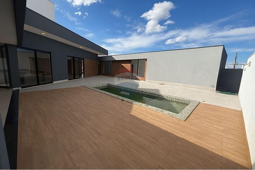 Casa - Alugar - Juiz de Fora , Minas Gerais - WhatsApp Image 2025-10-10 at 14.13.11-convertido-de-jpeg.jpeg - Piscina - 860431060-64