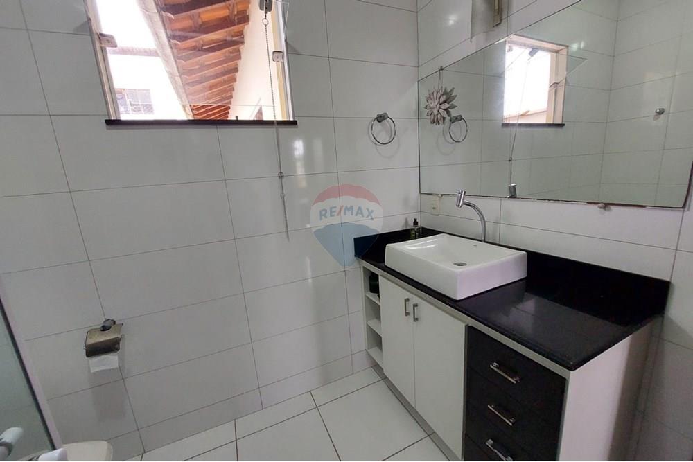 Casa - Venda - Juiz de Fora , Minas Gerais - WhatsApp Image 2025-01-15 at 12.05.59 (1).jpeg - Banheiro - 860241100-37