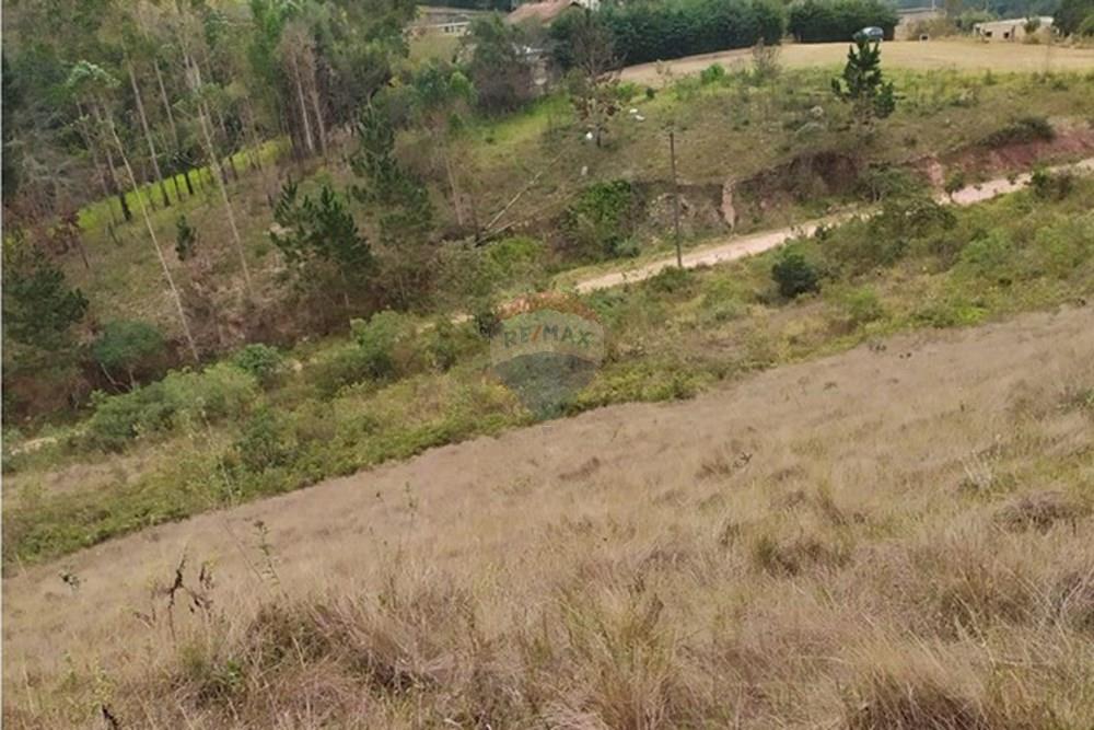 Жилищен - Поземлен имот - Barbacena , Minas Gerais - BR - WhatsApp Image 2025-07-24 at 17.12.02(3).jpeg - 860391003-39