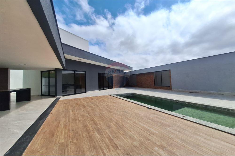 באזור מגורים - בית פרטי - Juiz de Fora , Minas Gerais - BR - 17 - 860301013-354