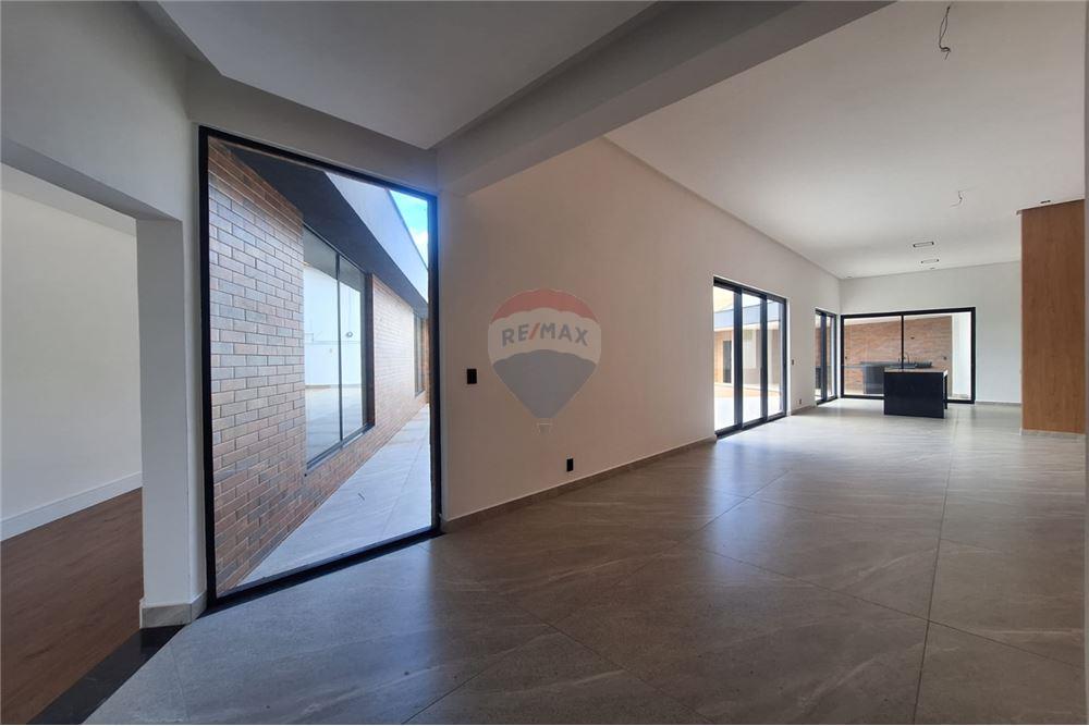 באזור מגורים - בית פרטי - Juiz de Fora , Minas Gerais - BR - 5 - 860301013-354