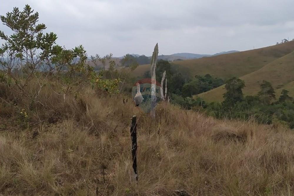 Жилищен - Поземлен имот - Barbacena , Minas Gerais - BR - WhatsApp Image 2025-07-24 at 17.12.03(4).jpeg - 860391003-39