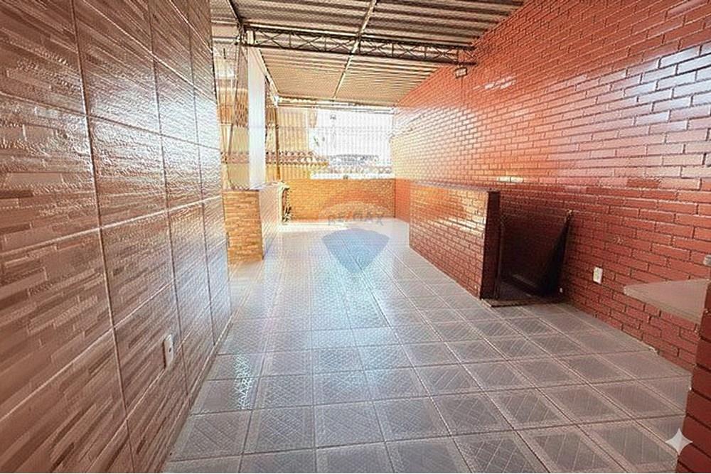 Casa - Venda - Juiz de Fora , Minas Gerais - Gemini_Generated_Image_gab2vfgab2vfgab2.jpg - Varanda - 860211077-199