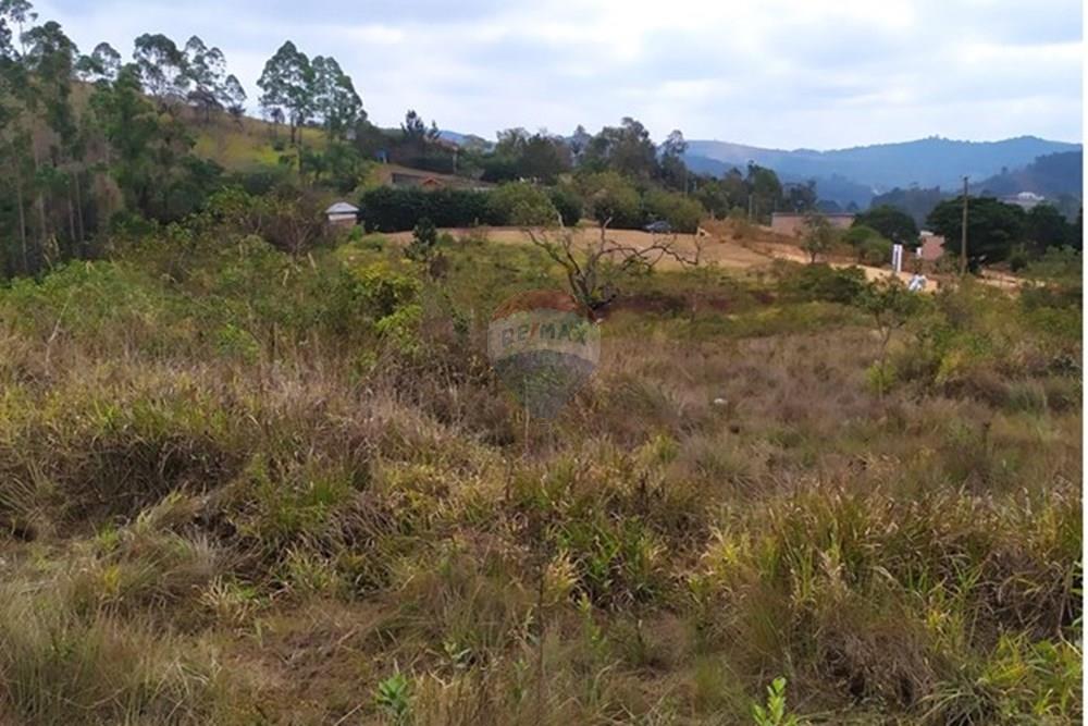 Жилищен - Поземлен имот - Barbacena , Minas Gerais - BR - WhatsApp Image 2025-07-24 at 17.12.03(2).jpeg - 860391003-39