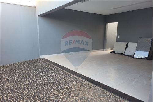 Venda-Casa-Rua Planície , 251  - Aclimação , Uberlândia , Minas Gerais , 38406476-870261029-58