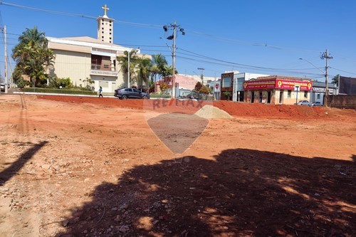 Venda-Terreno-Praça Nossa Senhora do Carmo , 11  - Atras da Igreja Matriz  - Centro , Monte Carmelo , Minas Gerais , 38500000-870381037-2
